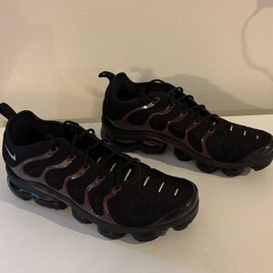 Nike Air VaporMax Plus Black Noble Red size 13